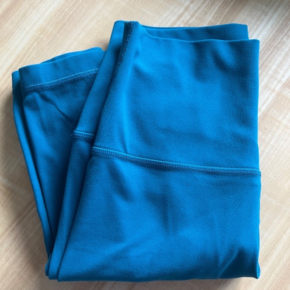 Lululemon Align Pant II *25" Capri 4 - Picture 7 of 9